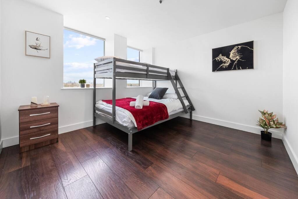 Beautiful Living Sleep 7 In London Bp34 Apartment Exterior photo