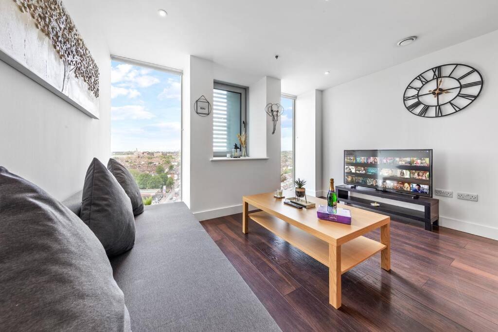 Beautiful Living Sleep 7 In London Bp34 Apartment Exterior photo